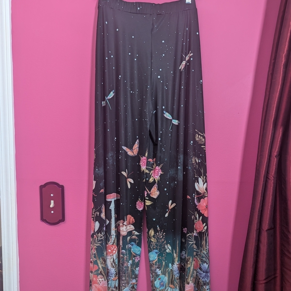 BlackMilk Black and White Garment - Picture 5 of 5